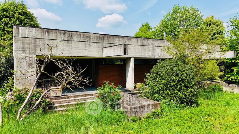Villa in Via Giosuè Carducci 20 a — foto 43 di 182