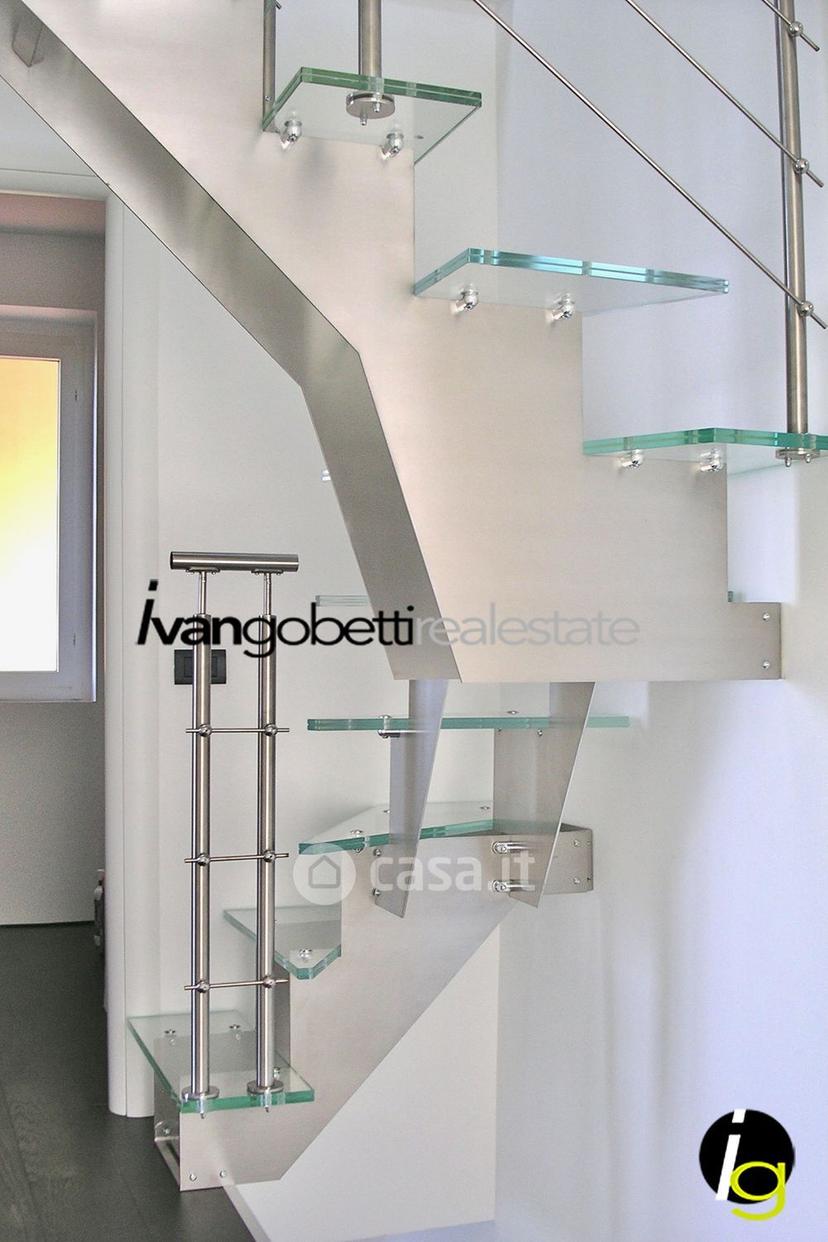 Villa in Via Martiri della Libertà 8 — foto 4 di 72
