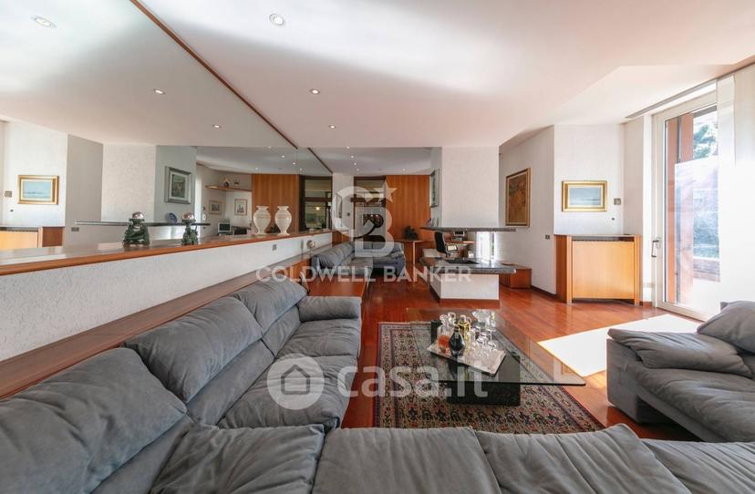 Villa in Via Martiri di Belfiore 4 — foto 14 di 39