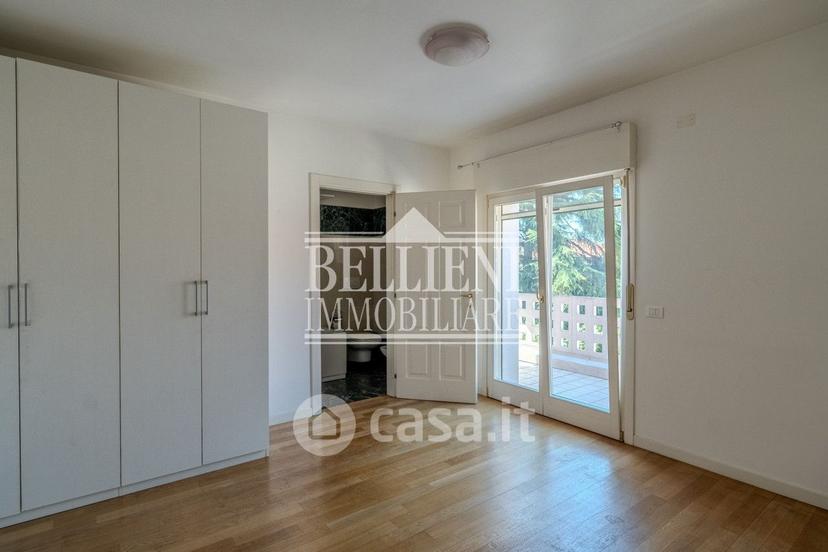 Quadrilocale in Via Alessandro Massaria — foto 8 di 28