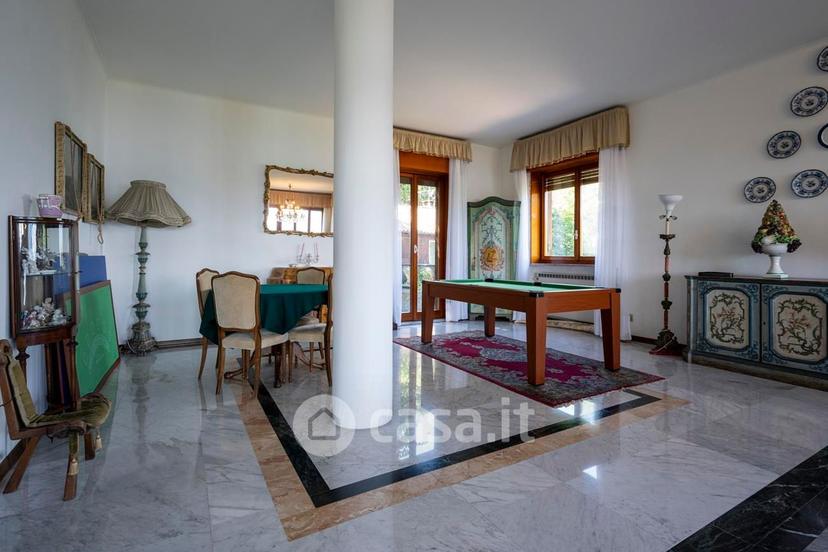Villa in Via Sempione Nord 91 — foto 23 di 32