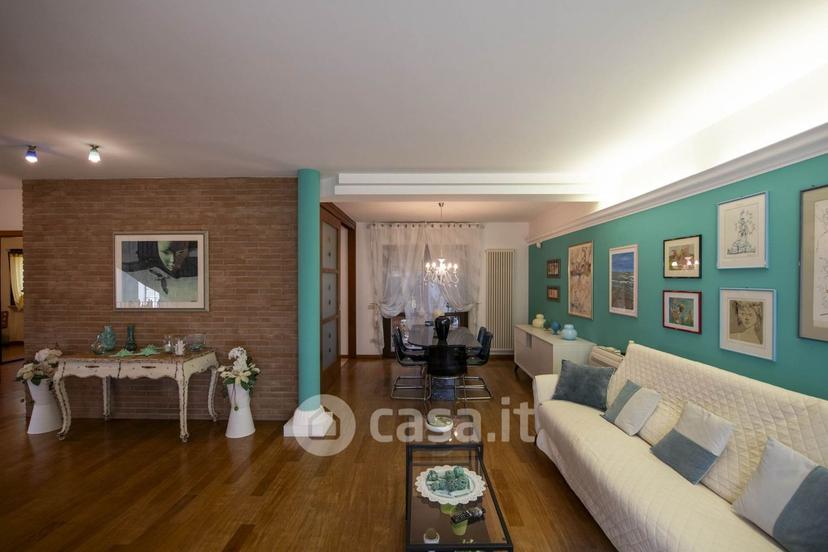 Villa in Via G. Brodolini 49 — foto 26 di 52