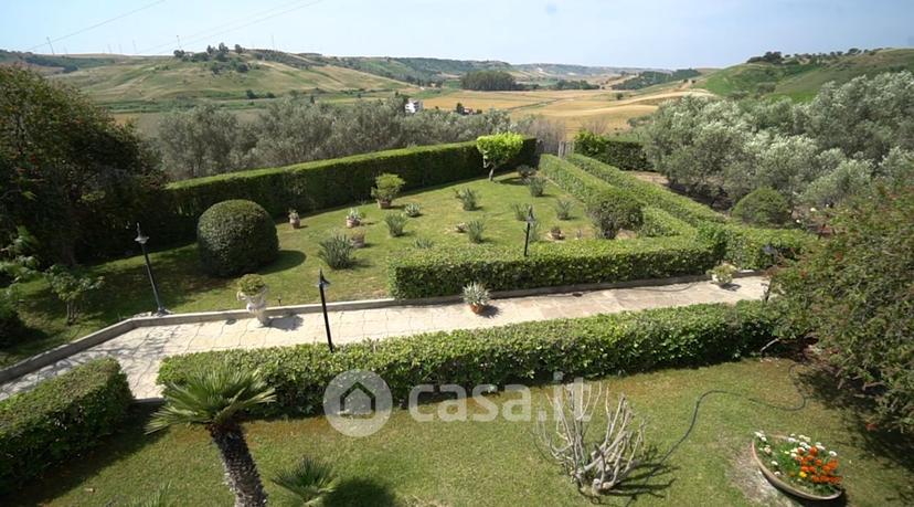 Villa in Via dei Carpini 1 — foto 8 di 51