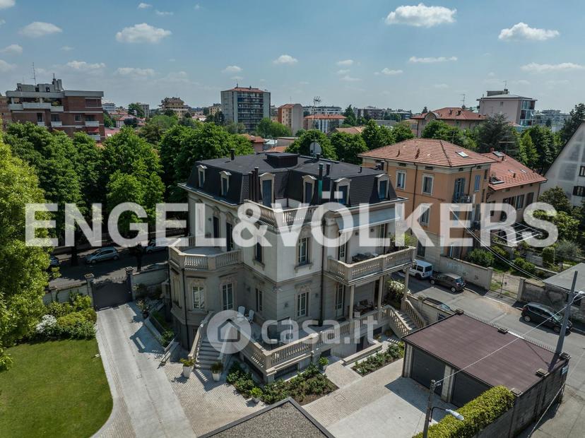 Villa in Corso Leonardo da Vinci — foto 6 di 39
