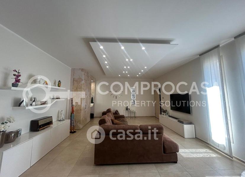 Appartamento in Via Gallipoli — foto 2 di 38