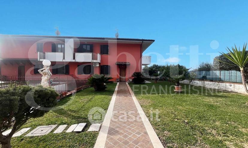 Villa in Via Antonio Gramsci — foto 2 di 14