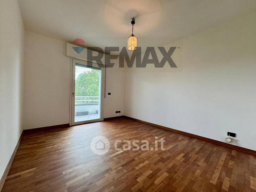 Villa in Via Guglielmo Marconi 22 — foto 13 di 28