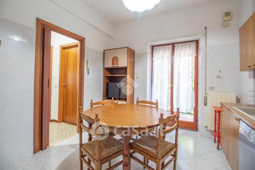 Quadrilocale in Via Liberato di Benedetto 72 — foto 16 di 31