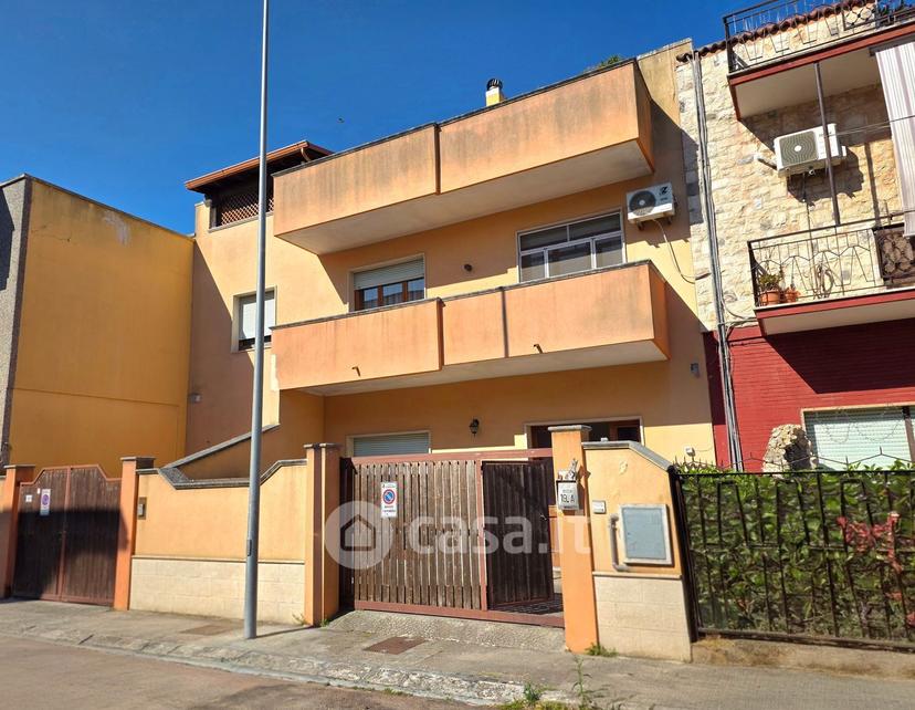 Quadrilocale in Via Toma 19 — foto 39 di 39