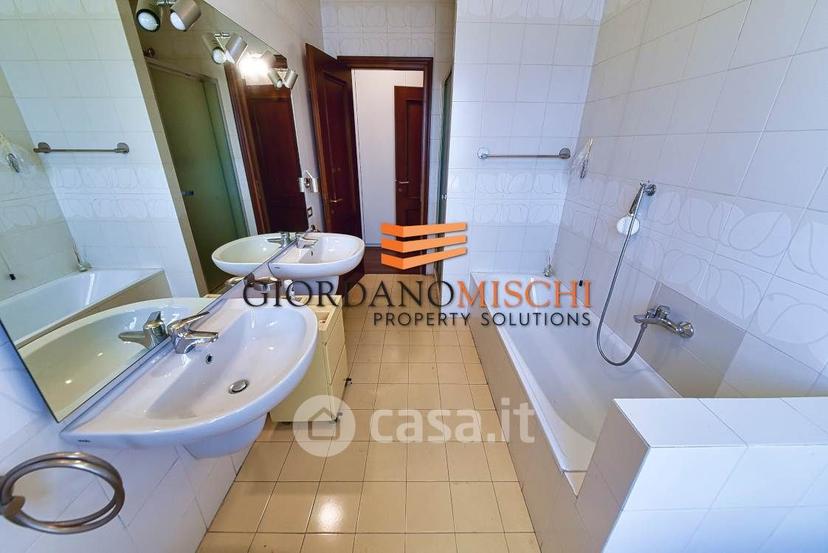 Appartamento in Via A. Villa 20 — foto 38 di 53