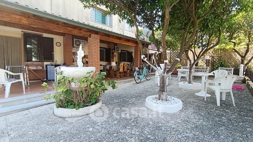 Villa in Viale Pietro Fedele 162 — foto 14 di 35