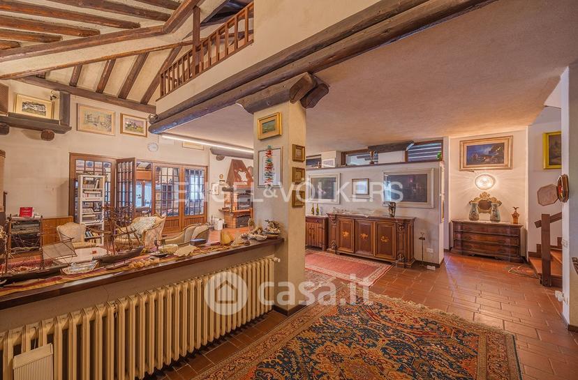 Villa in Via Scapacchiò — foto 4 di 21