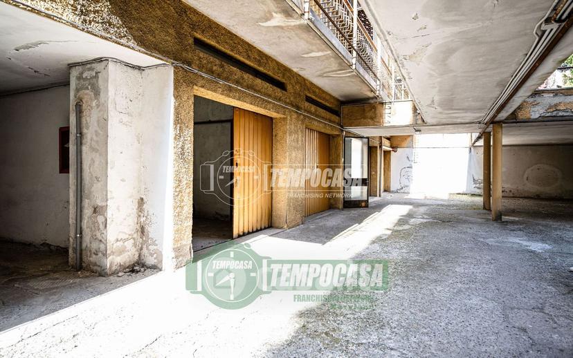 Trilocale in Via Ottaviano C. Augusto 7 — foto 25 di 25