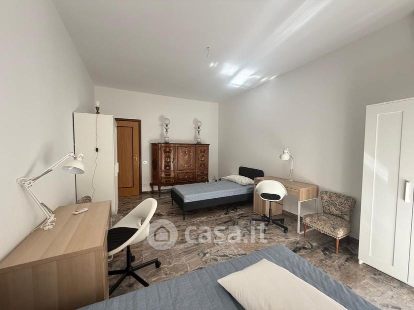 Stanza in Via Cesare Balbo 29 — foto 6 di 13