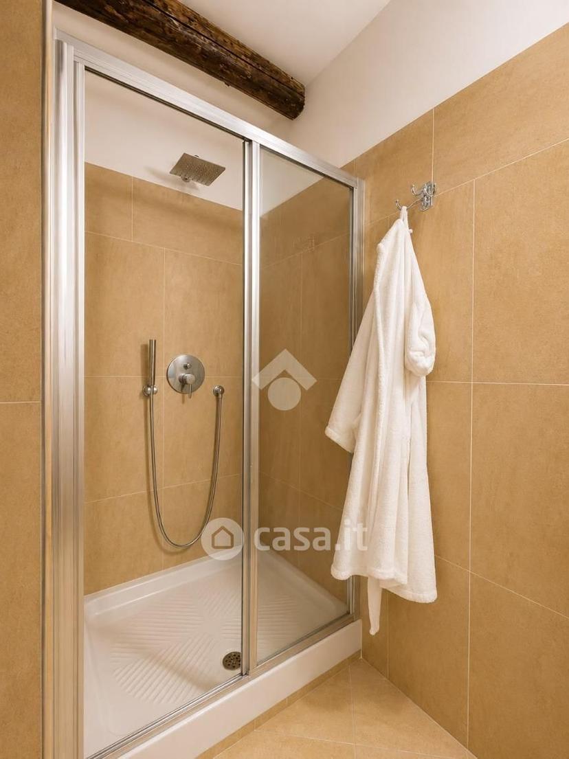 Trilocale in Via Chiaia — foto 14 di 17
