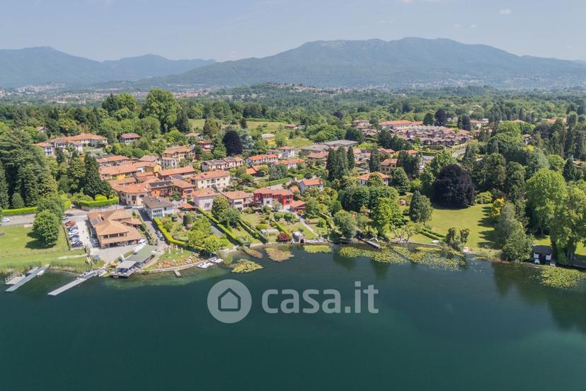 Villa in Piazza Leva 1 — foto 27 di 74