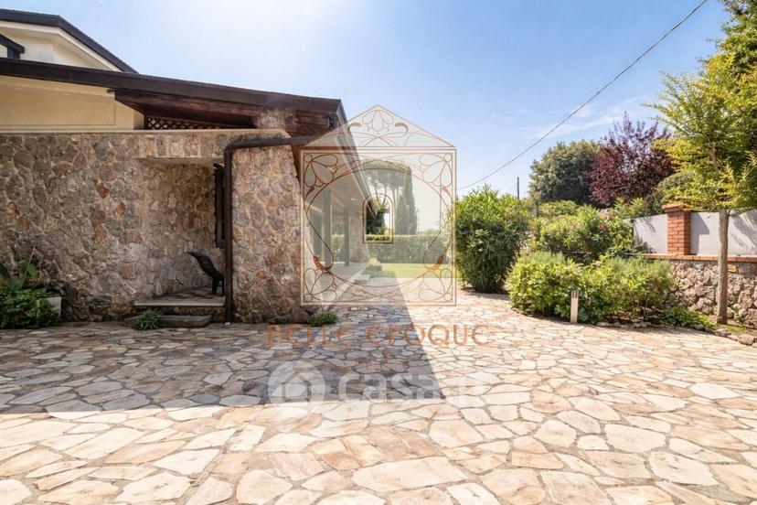 Villa in Via Lorenzo dei Medici 60 — foto 12 di 33