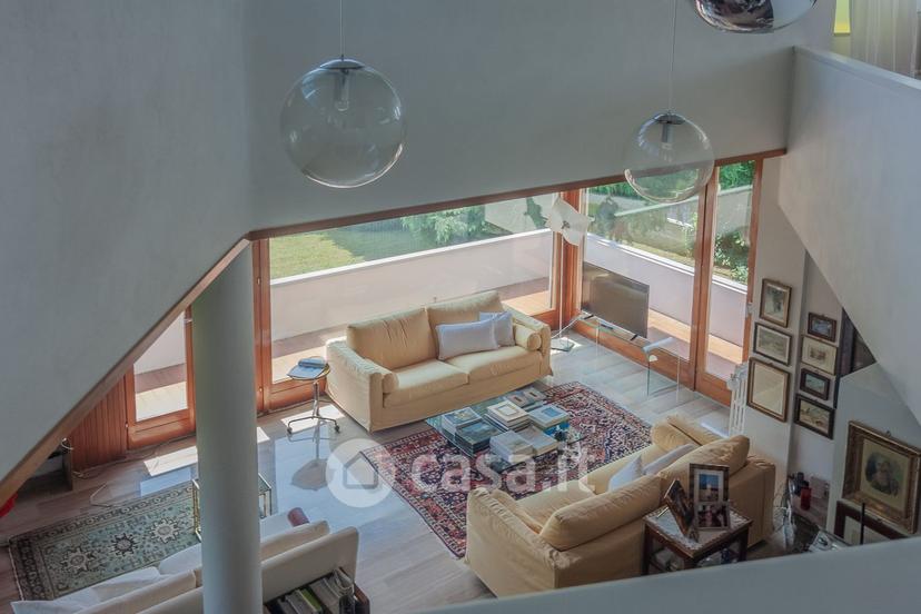Villa in Via Como 19 — foto 15 di 32