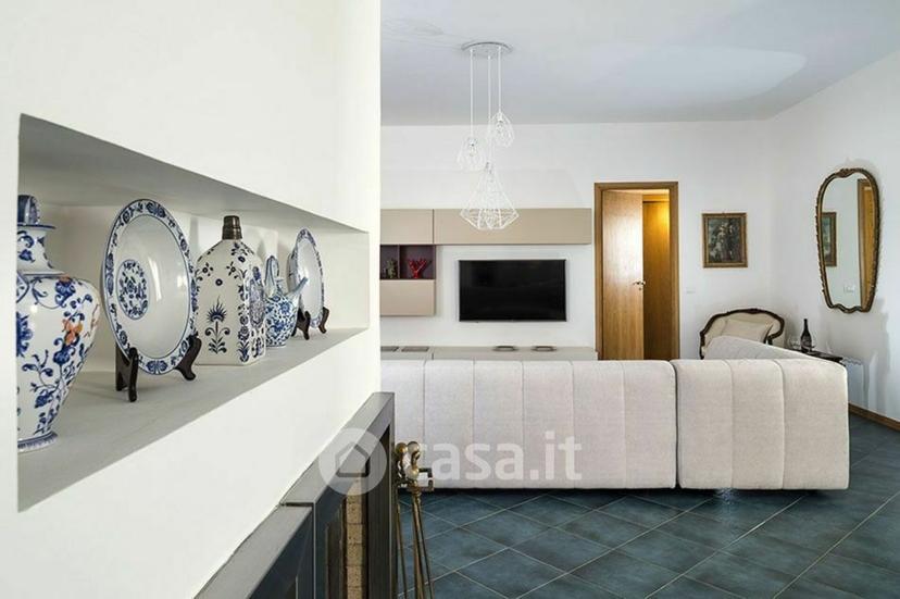 Villa in Giuseppe Garibaldi 210 — foto 2 di 57