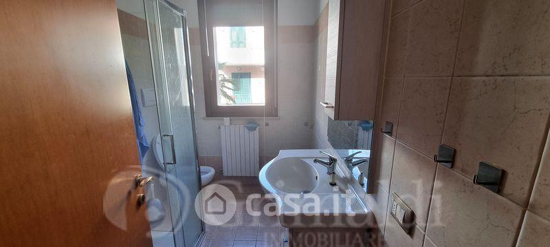 Trilocale in Via Enrico Mattei 27 — foto 18 di 25