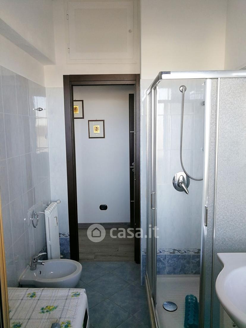 Bilocale in Viale Lombardia 11 — foto 8 di 14