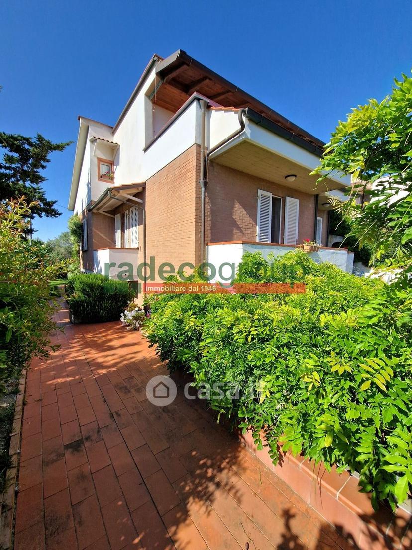 Villa in Via del Pino 34 — foto 3 di 55