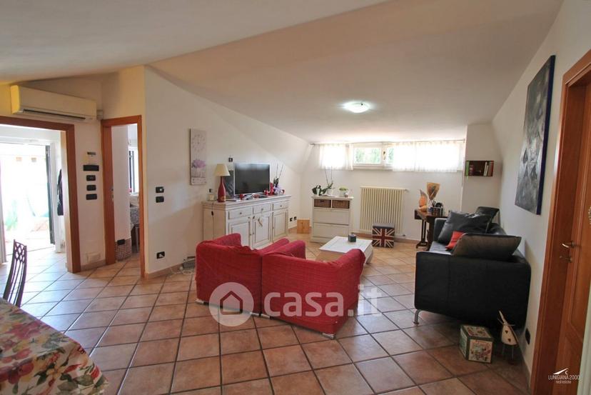 Villa in Viale Monzoni 19 — foto 5 di 44