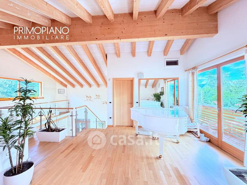 Villa in Frazione Frisanchi — foto 5 di 39