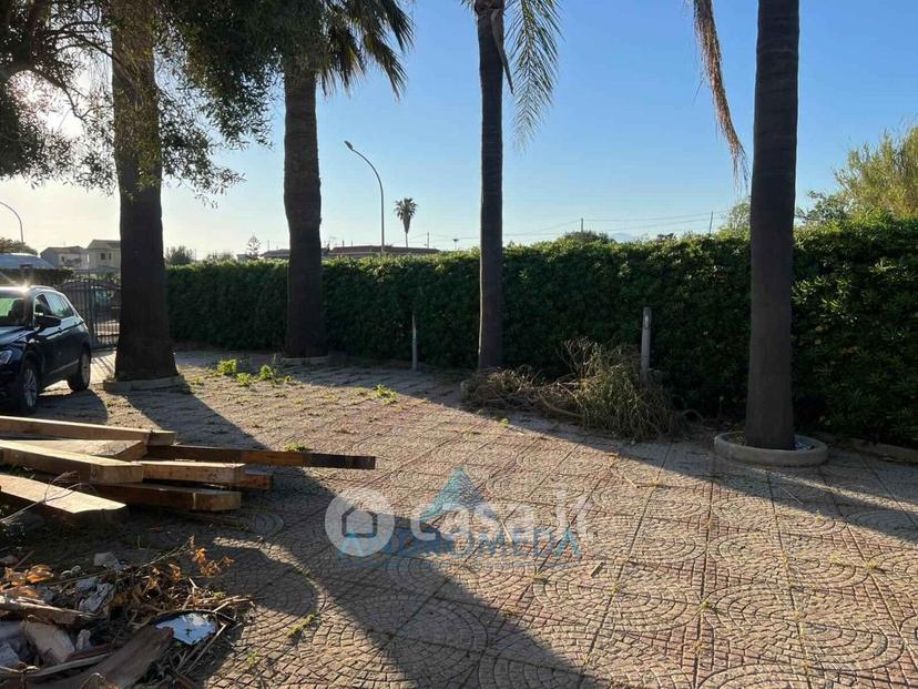 Villa in Via Domiziana — foto 4 di 27