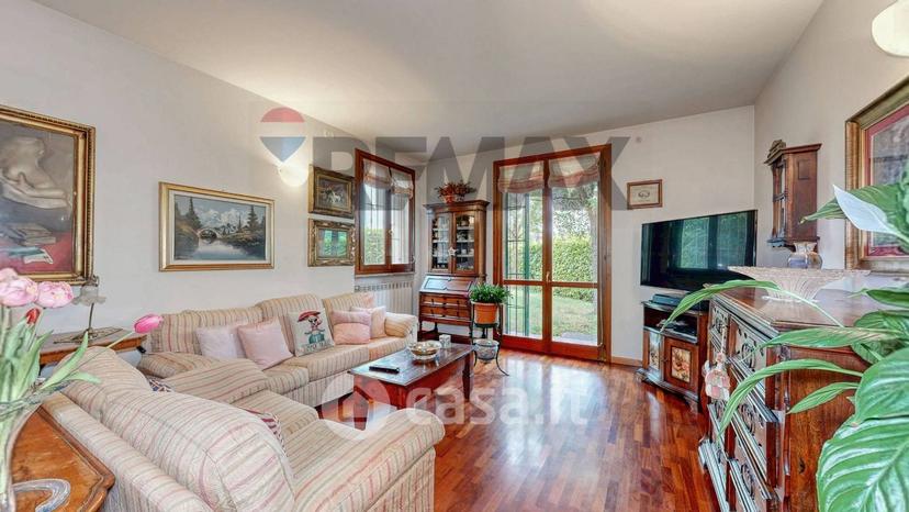 Villa in Via Fratelli Rosselli — foto 23 di 74