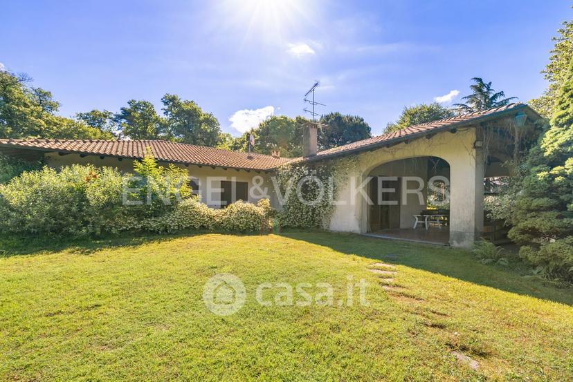 Villa in Viale Europa 16 — foto 11 di 16