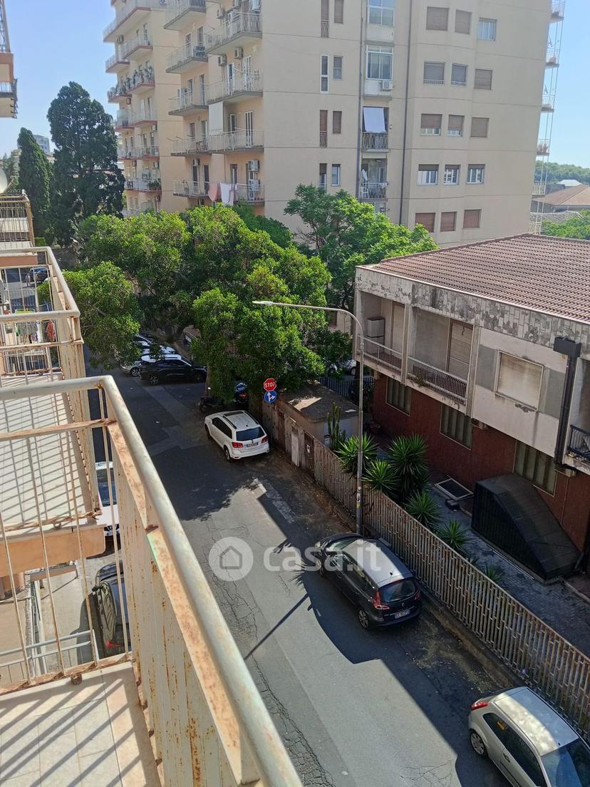 Stanza in Via Ficarazzi — foto 3 di 22