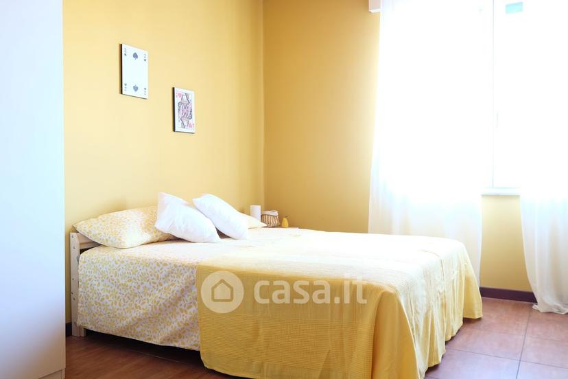 Stanza in Via Carlo Cattaneo 25 — foto 2 di 20