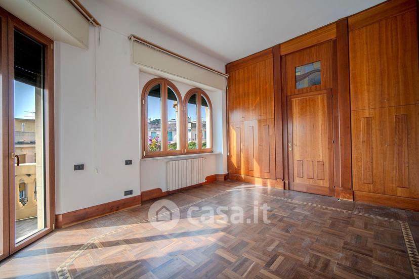 Villa in Via Amerigo Vespucci — foto 28 di 43