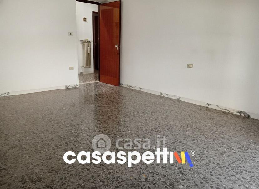 Trilocale in Via Luigi Miccoli — foto 12 di 21