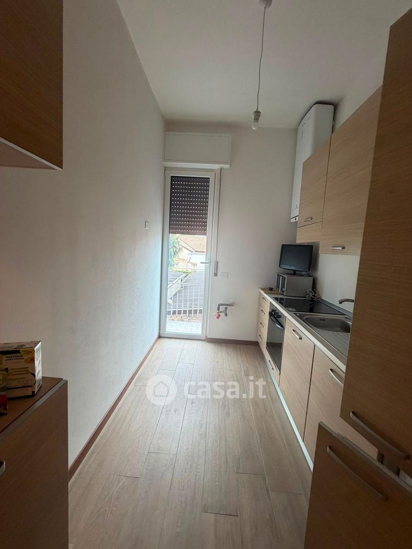 Stanza in Via Giovanni Battista Viotti 4 — foto 8 di 14