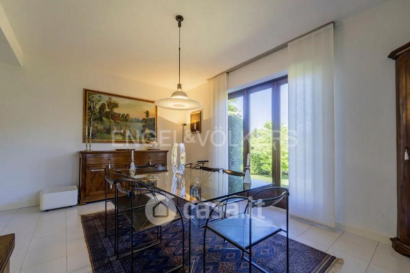 Villa in Via Sempione 177 — foto 28 di 32
