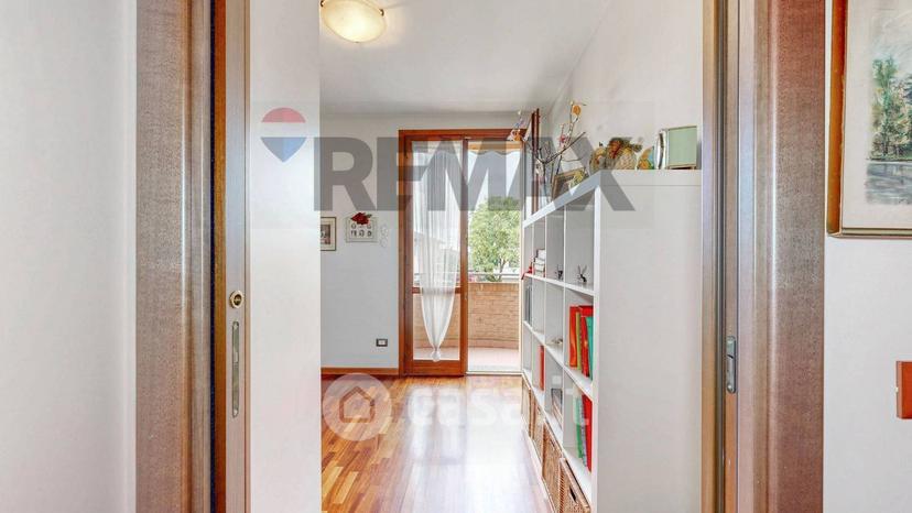 Villa in Via Fratelli Rosselli — foto 22 di 74