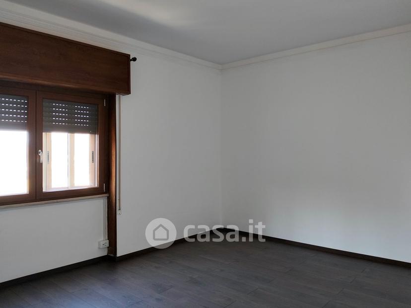 Quadrilocale in Via Villini Svizzeri — foto 28 di 34