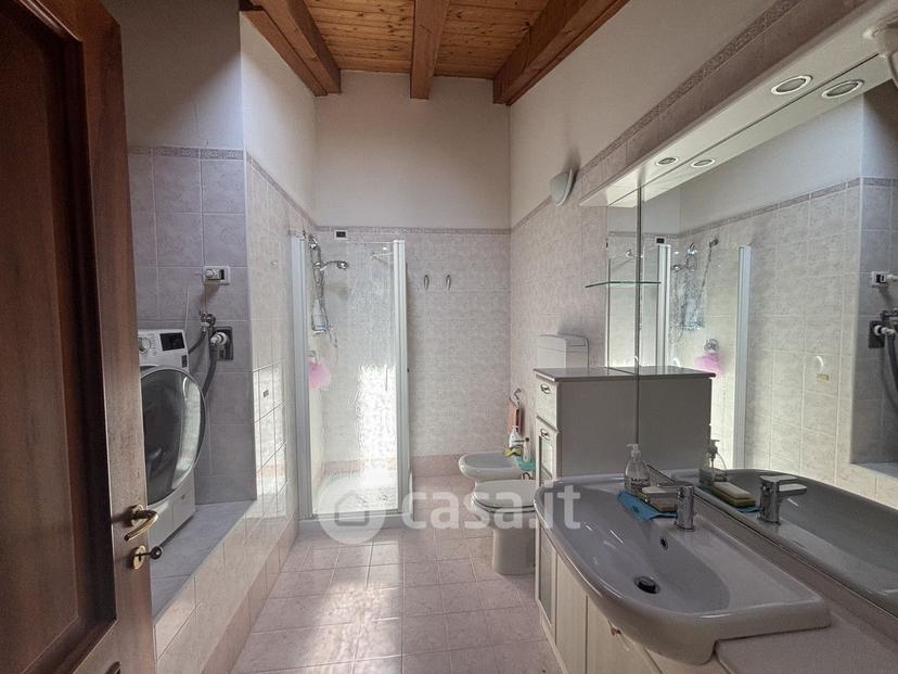 Trilocale in Via Aquileia — foto 15 di 30