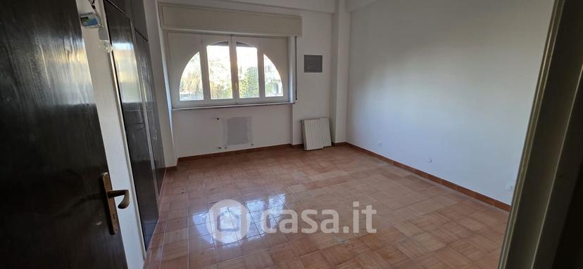 Trilocale in Via Livorno — foto 6 di 24