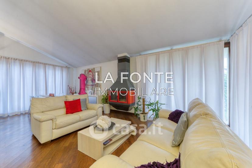 Villa in Via Lombardia — foto 12 di 29