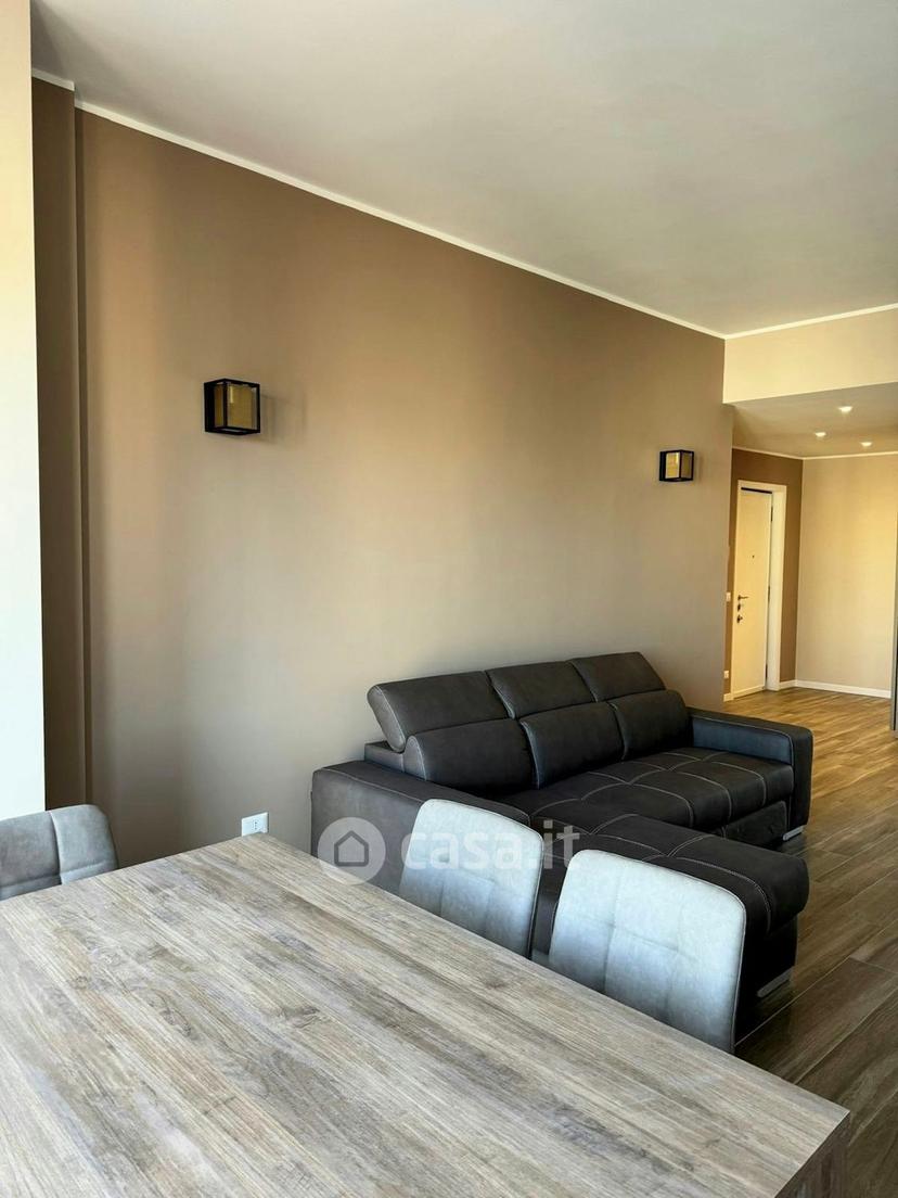 Trilocale in Via Alessandro Manzoni 18 — foto 2 di 13