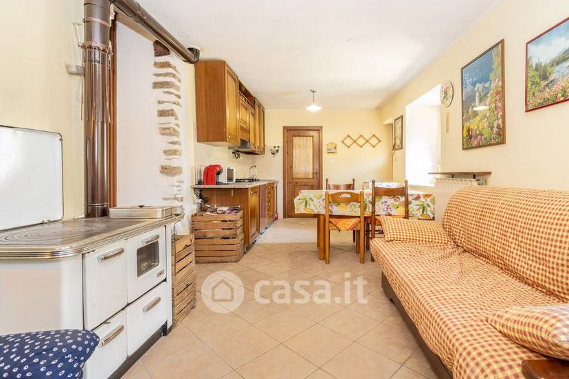 Trilocale in Via Vittorio Veneto — foto 3 di 23