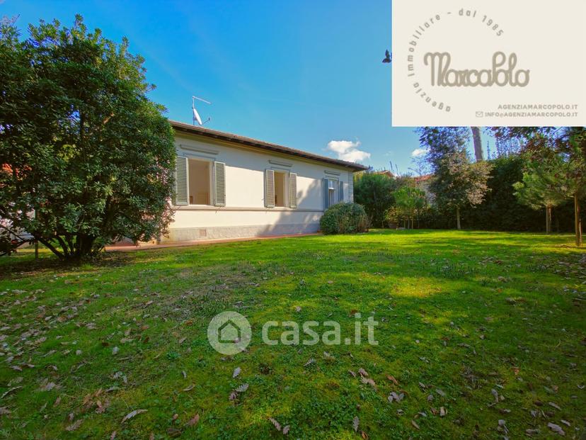 Villa in Via C. Cavour 1 — foto 5 di 30
