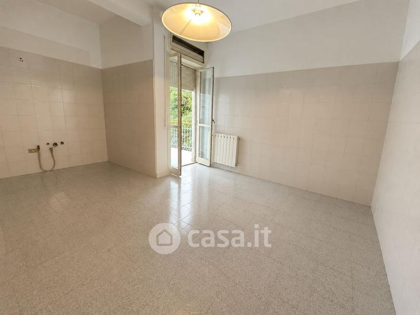 Quadrilocale in Via della Scafa 5 — foto 11 di 22