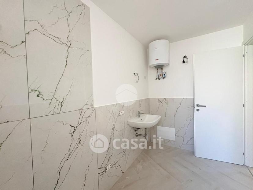 Trilocale in Via Francesco Maggiore Perni 17