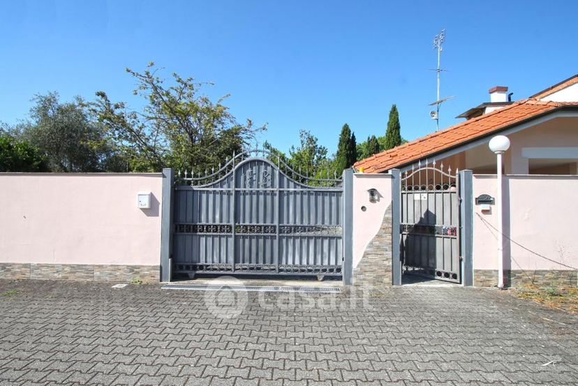Villa in Viale Monzoni 19 — foto 2 di 44