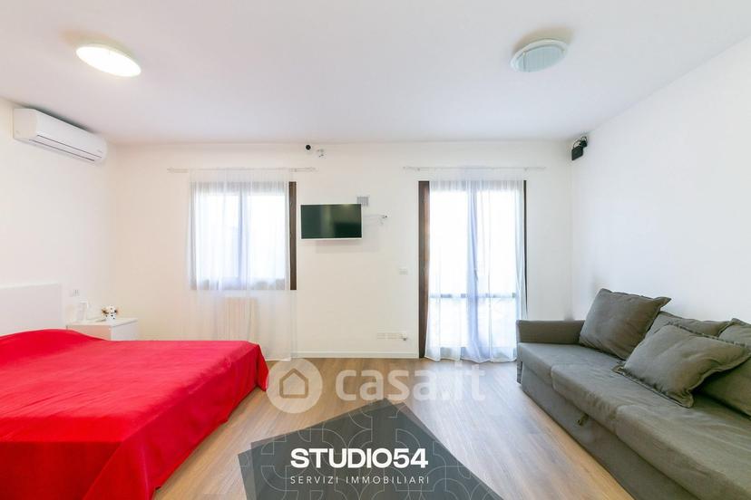 Monolocale in Via Nicolò Tommaseo 15 — foto 12 di 37