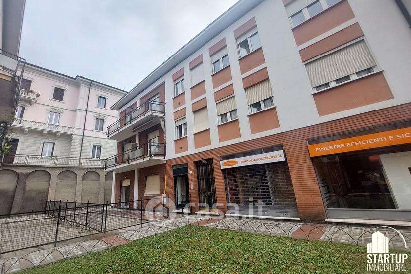 Trilocale in Via Varesina 42